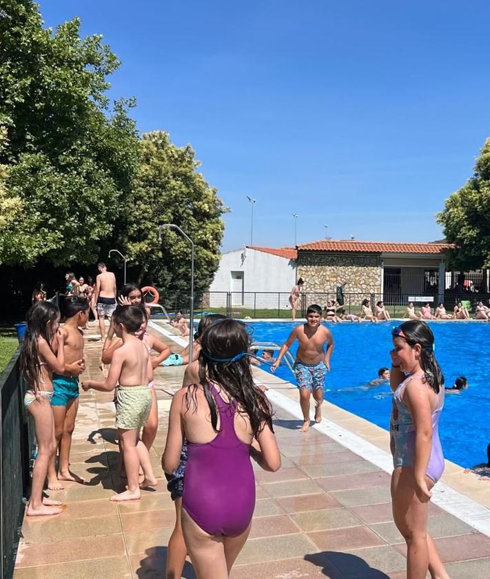 Imagen secundaria 2 - Inauguración de la temporada de baños