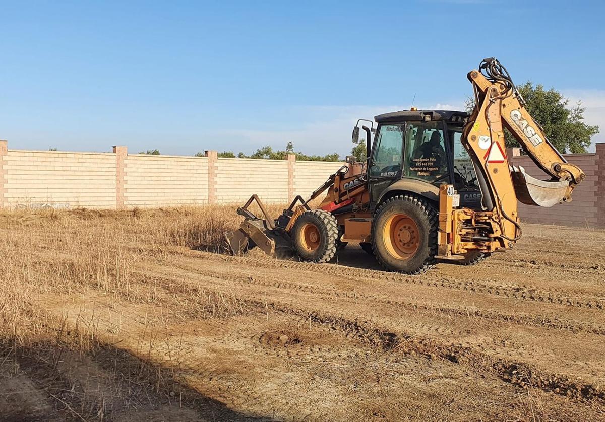 Comienzo de los trabajos en la nueva parcela