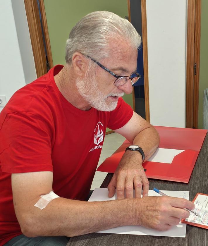 Imagen secundaria 2 - Algunas imágenes de las donaciones