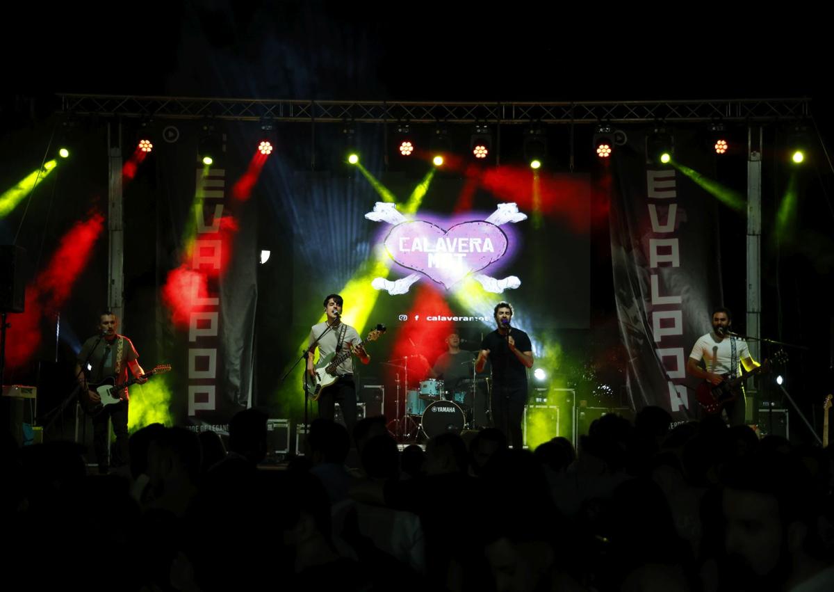 Imagen secundaria 1 - Valverde de Leganés vuelve a celebrar un nuevo éxito de Fevalpop