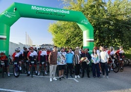 Entrega del ramo a los familiares del 'Alemán'