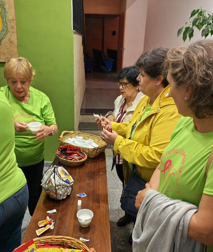 Imagen secundaria 2 - Homenaje y merienda