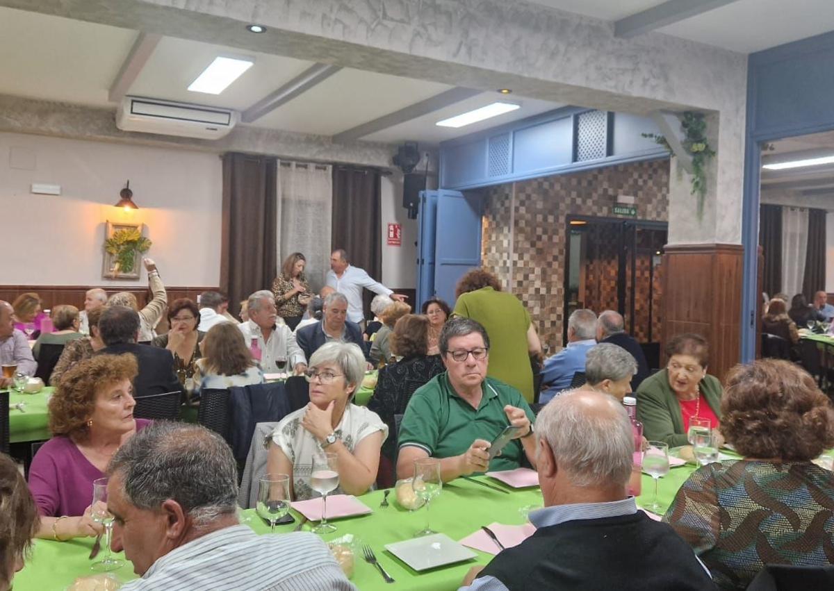 Imagen secundaria 1 - Imágenes durante la cena