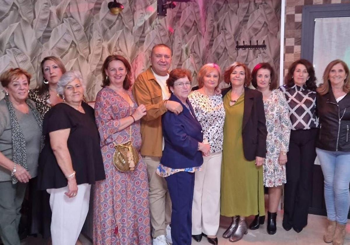 Imagen principal - Imágenes durante la cena