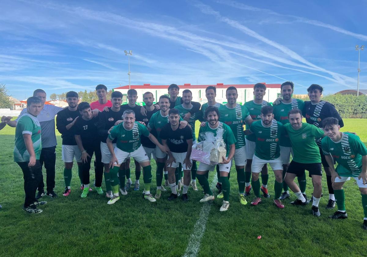 Imagen principal - El nuevo «derbi» acaba en tablas