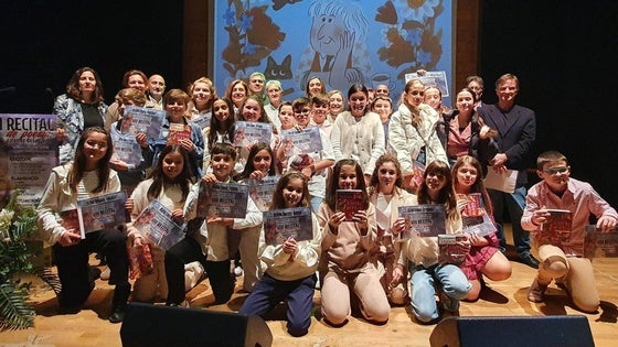 Los escolares son protagonistas en el VIII Recital de Poesías
