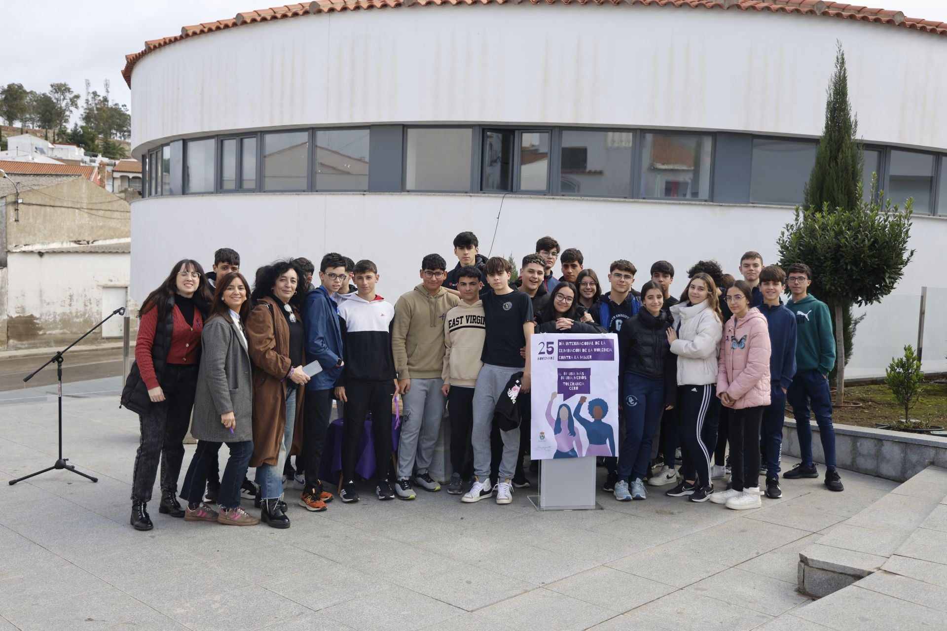 Lecturas escolares contra la Violencia hacia la Mujer