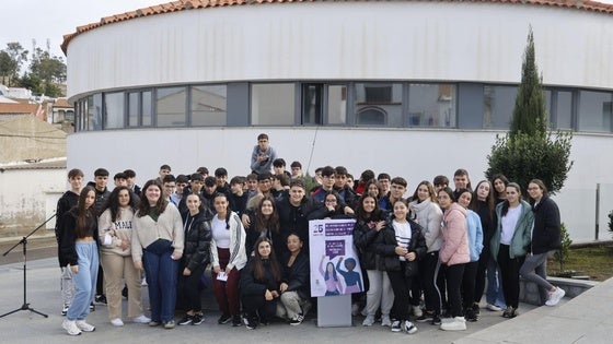 Los escolares se unen contra la violencia hacia la mujer
