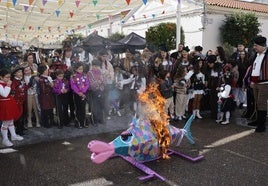Quema de la sardina con la que se dio por finalizado el carnaval en Valverde
