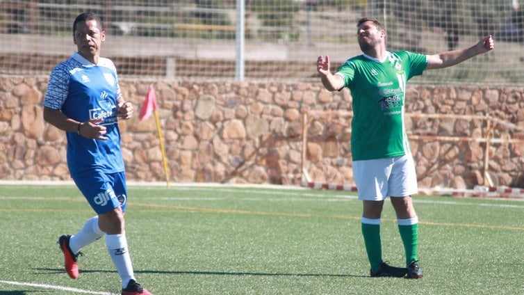 Los Veteranos frenan al líder con un gol de Aitor en el último minuto