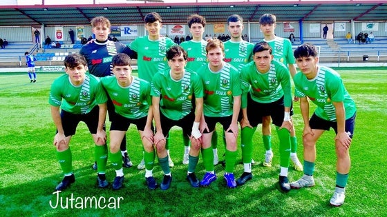 Los juveniles del Racing empatan y mantienen sus opciones de playoff