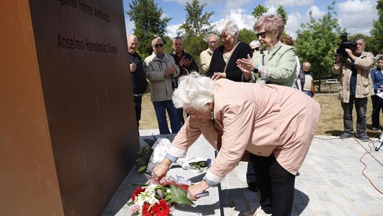 Valverde rinde homenaje por el 80º aniversario de la liberación del campo de concentración de Mauthausen