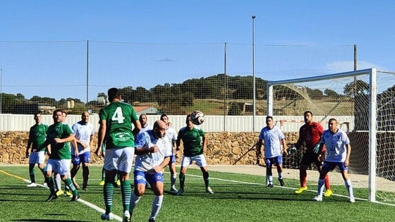Los Veteranos empatan ante el colista