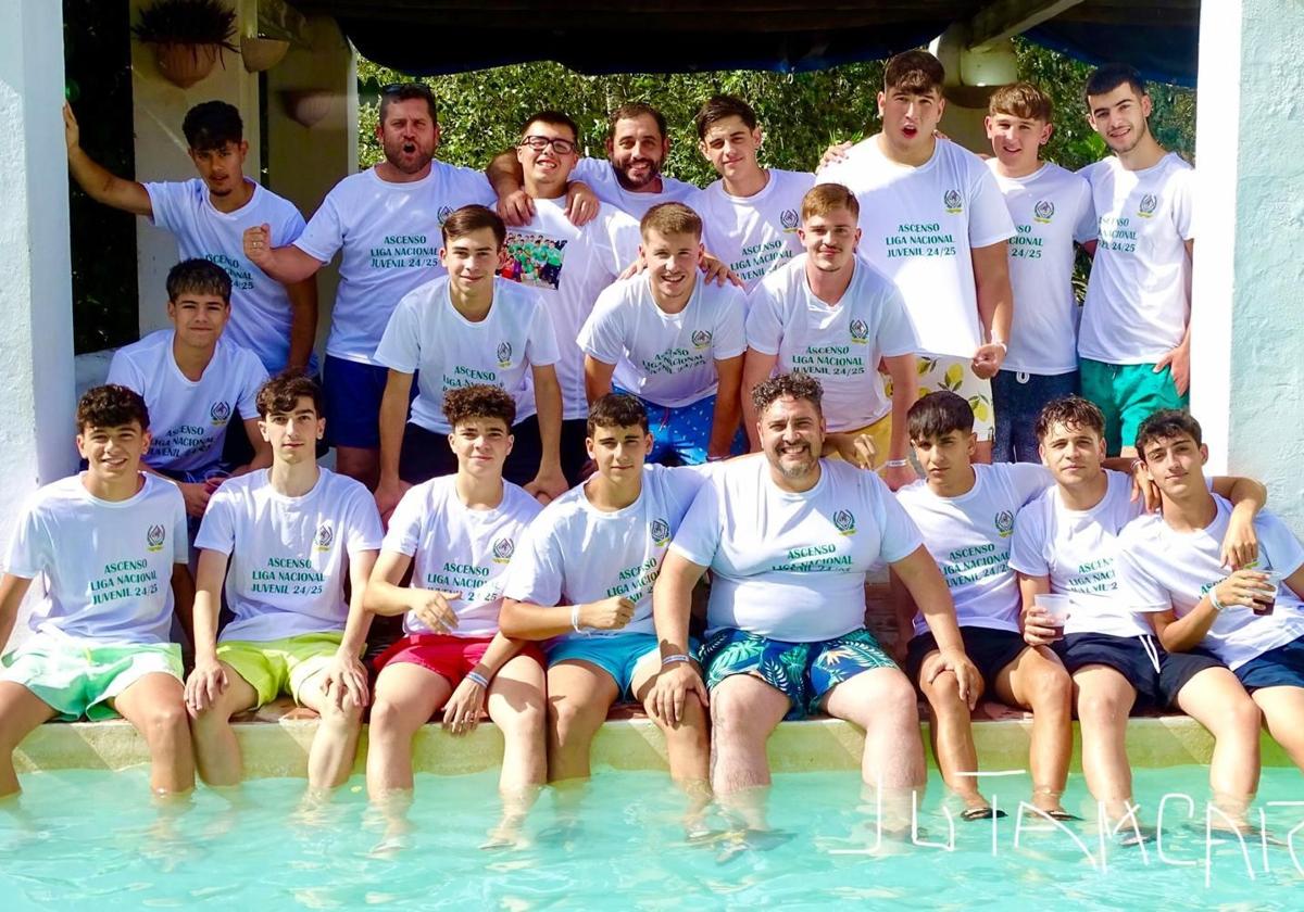 Los juveniles celebraron el ascenso