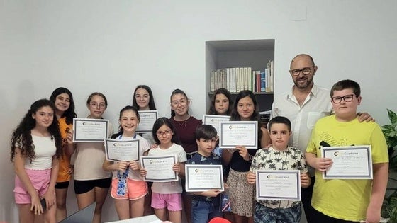 Finaliza el curso de informática en el Centro de Formación local
