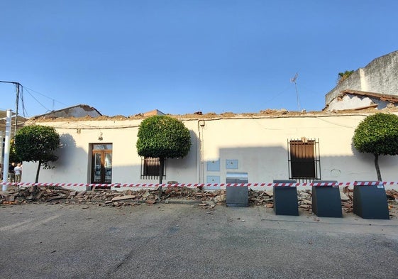 Derrumben del tejado en la Casa del Pueblo