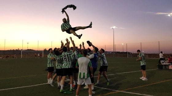 Descansillo FC alcanza lo más alto en el torneo de verano de fútbol 7
