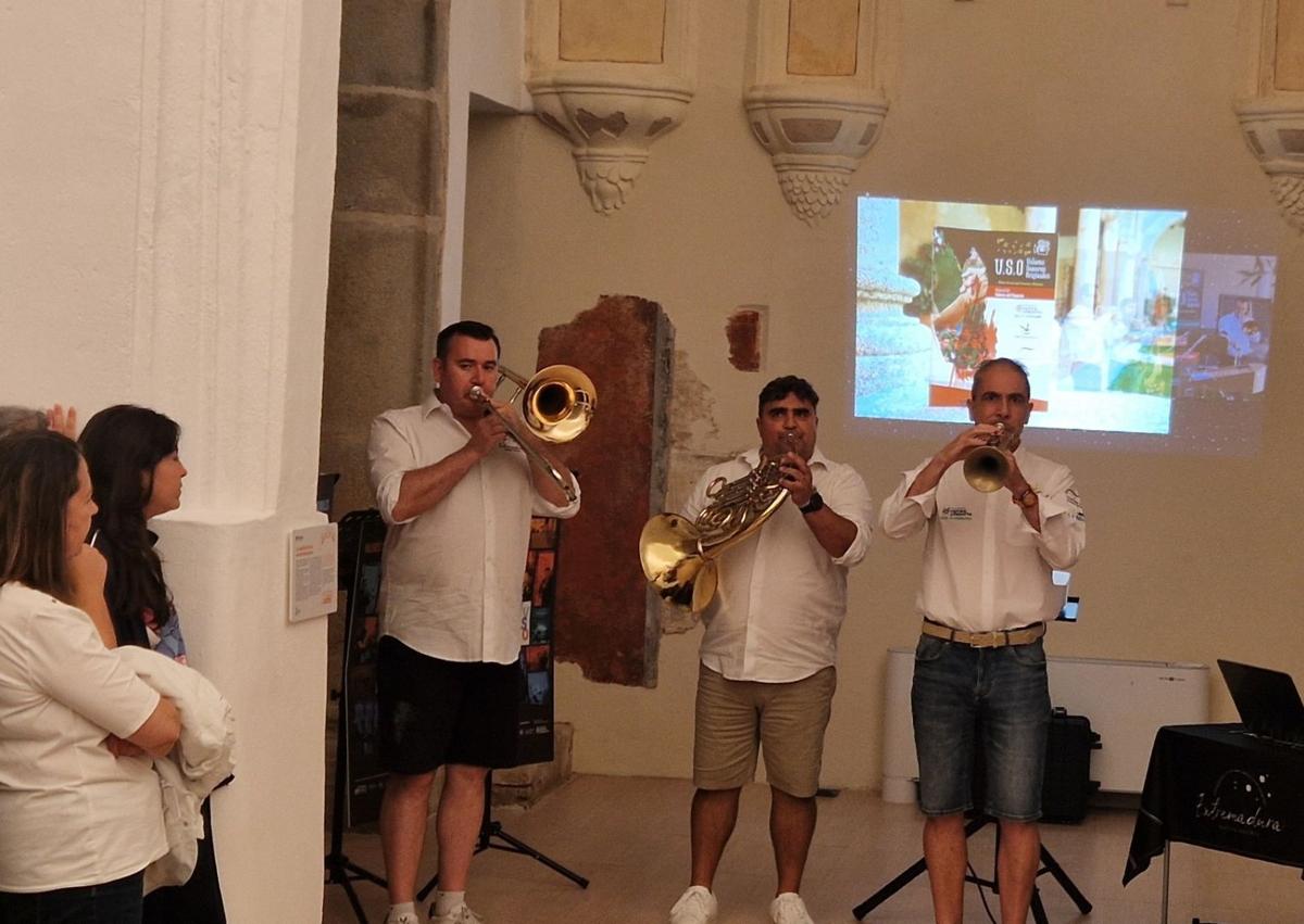 Imagen secundaria 1 - Algunas imágenes de la actividad