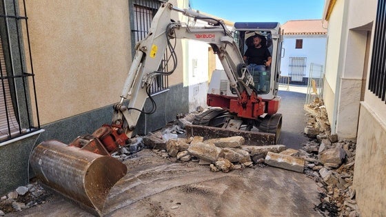 Comienzan las obras para convertir en plataforma única la calle Olivenza y adyacentes