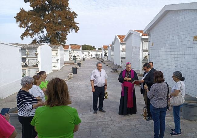 En el cementerio
