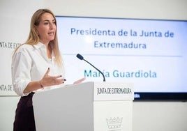 La presidenta de la Junta de Extremadura, María Guardiola, en su comparecencia para el anuncio del adelanto electoral