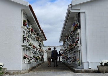 Visitas al cementerio municipal
