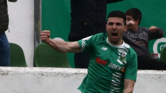 El Racing salva un punto en el último instante ante La Garrovilla