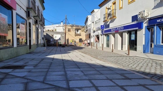 La calle Bonal ya está abierta al tráfico en su totalidad