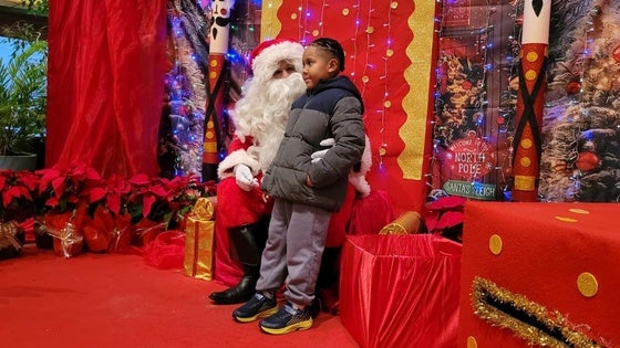 Papá Noel llenó de ilusión la Casa de la Cultura de Valverde de Leganés