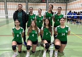 Las chicas de voleibol comienzan el año con derrota