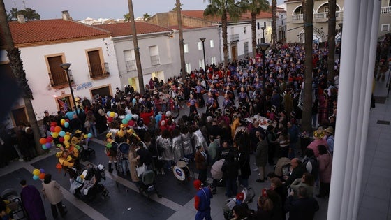 Más de veinte agrupaciones participan en el desfile del carnaval