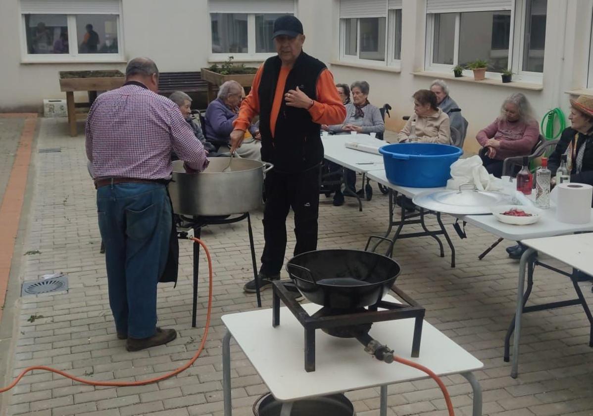 Imagen principal - Imágenes de la actividad