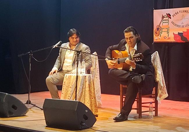 Actuación de Samuel Serrano y Paco León