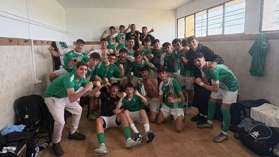 El juvenil del Racing celebra la permanencia con una victoria