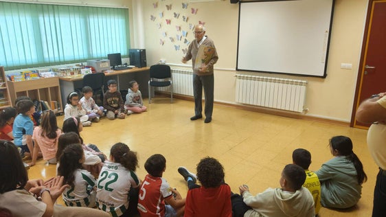 Joaquín Llera contando el cuento