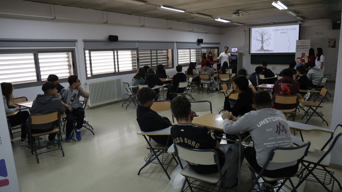 'De Joven a Joven. Equilibrio en movimiento'