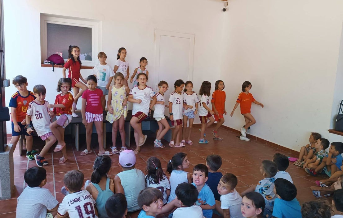 Fiestas en el Campamento de Verano 'La Tribu'