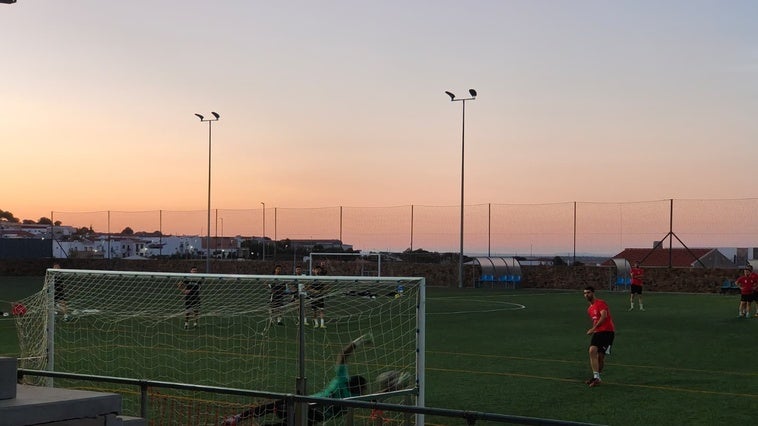 Suministros Valverde F7 e Hijos de los Viernes disputarán la final del torneo de fútbol 7