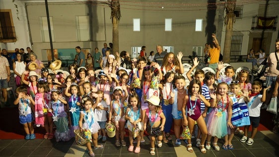 Todos los participantes en el desfile