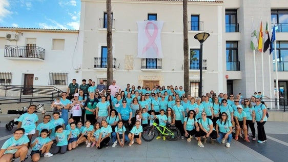 Participantes en la marcha solidaria