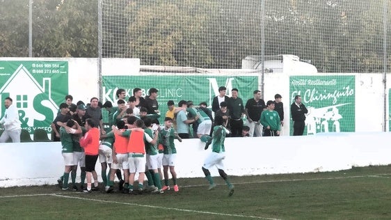 Punto con sabor a victoria para el Racing ante el filial del Badajoz