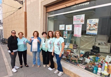 Entrega de la cesta solidaria