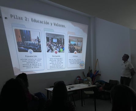 Imagen secundaria 1 - El AMPA del CEIP César Hurtado celebra su asamblea anual