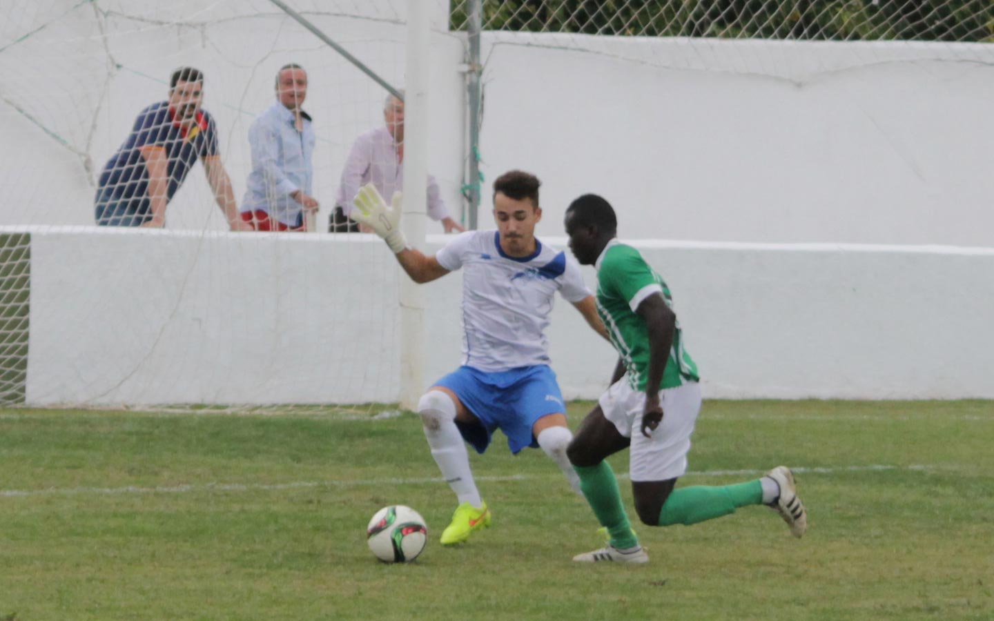 Mendy, contra el Emérita, fue expulsado por doble amonestación. Foto de archivo