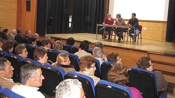 Reunión celebrada sobre las obras del cementerio
