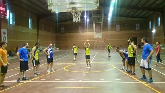 Encuentro entre Badajoz y Valverde A