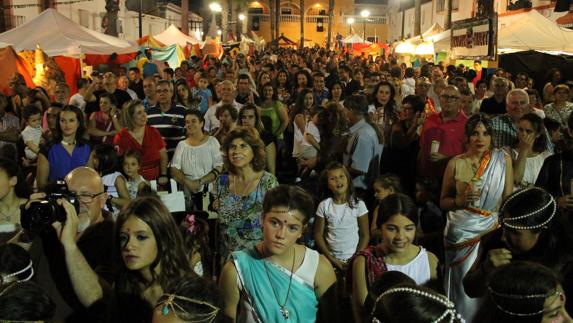 La plaza, comi siempre, se encontraba abarrotada