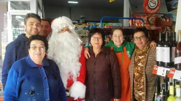 Papa Noel en su visita a la localidad el año pasado