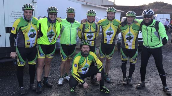 Miembros del club participantes en la ruta de La Codosera