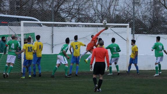 La actuación del meta Roberto fue clave en la victoria visitante